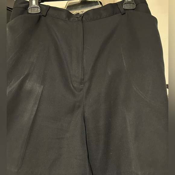 Bette & Court Woman's Golf Shorts, size 12 black - Picture 2 of 5